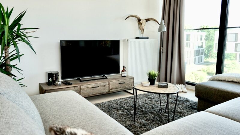 Woonkamer inrichten met zachtere materialen: zo creëer je meer warmte, rust en sfeer